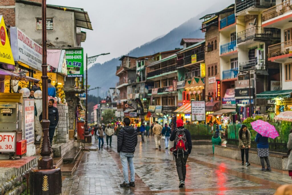 Mountain road on the Manali and Kasol route